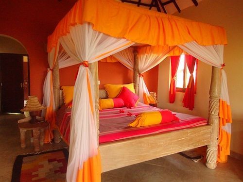 Hill Park Hotel - Tiwi Beach Extérieur photo