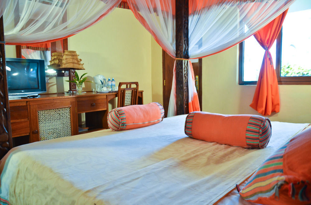 Hill Park Hotel - Tiwi Beach Extérieur photo