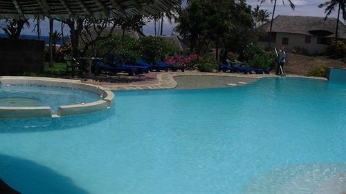 Hill Park Hotel - Tiwi Beach Extérieur photo